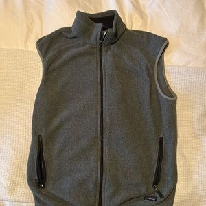 Mans Patagonia fleece vest